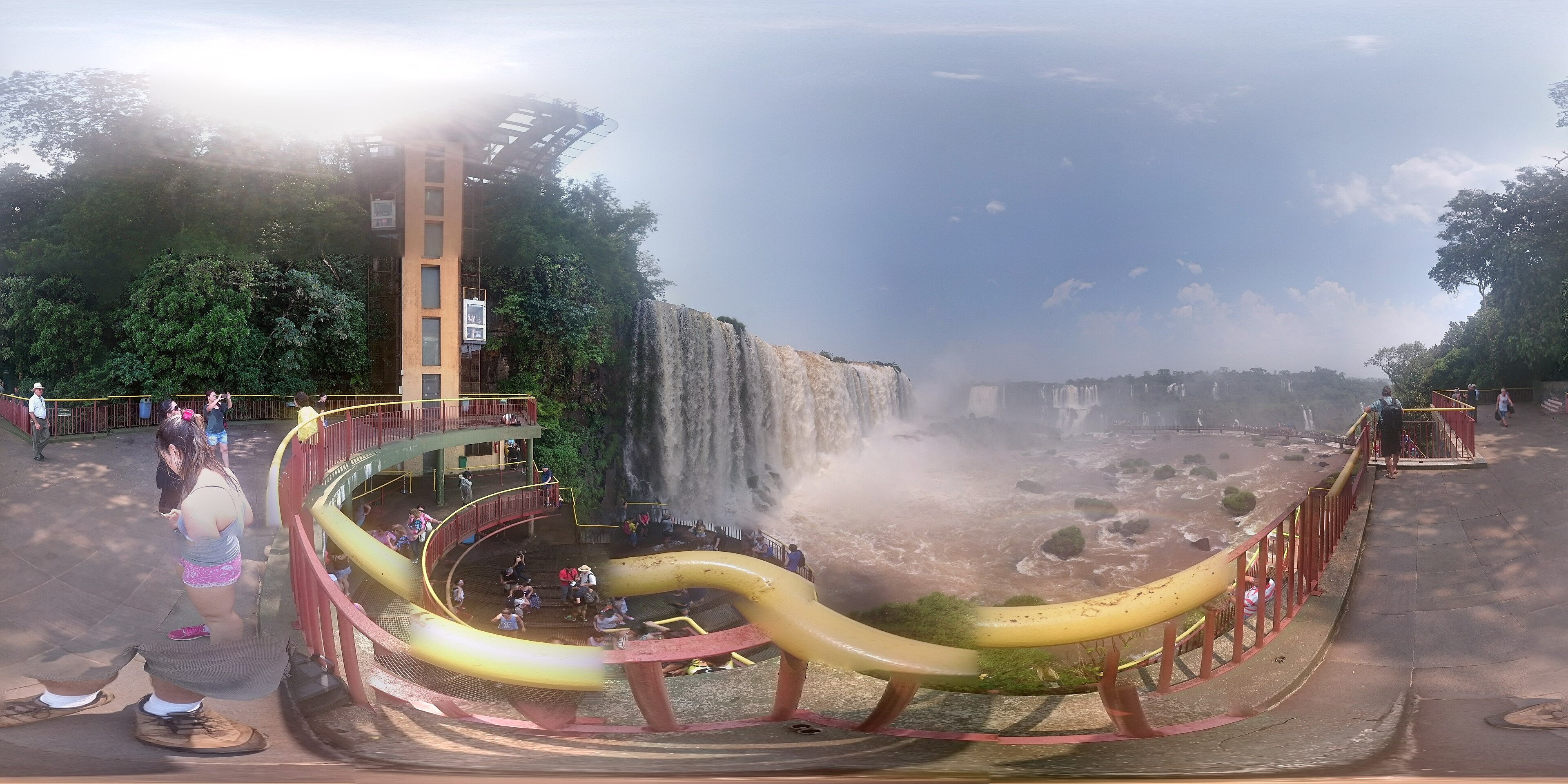 Panoramic view of Iguaçu Falls on the Brazil-Argentina border